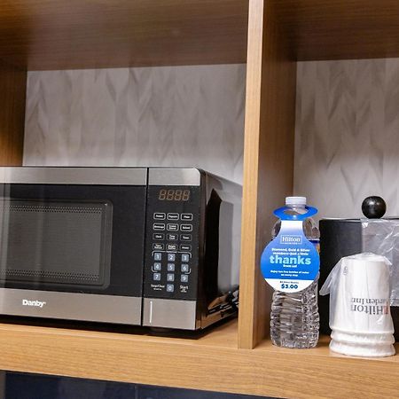 Hilton Garden Inn Lakewood Ngoại thất bức ảnh