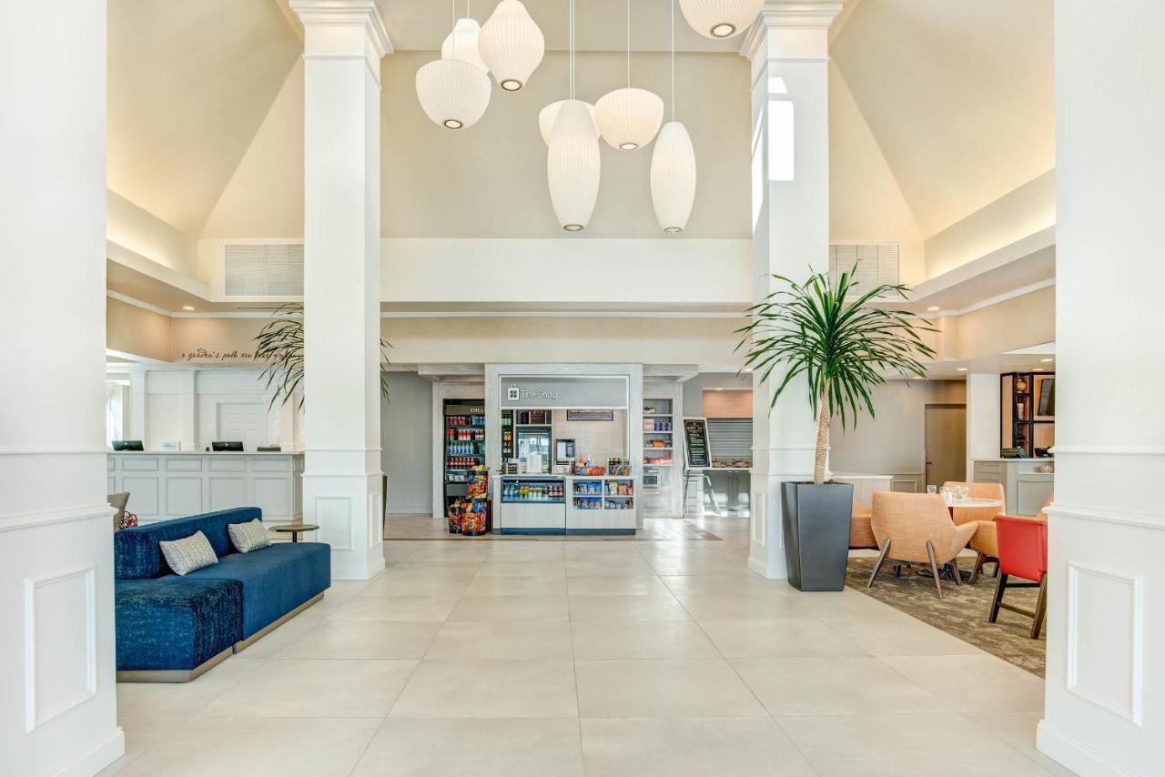 Hilton Garden Inn Lakewood Ngoại thất bức ảnh