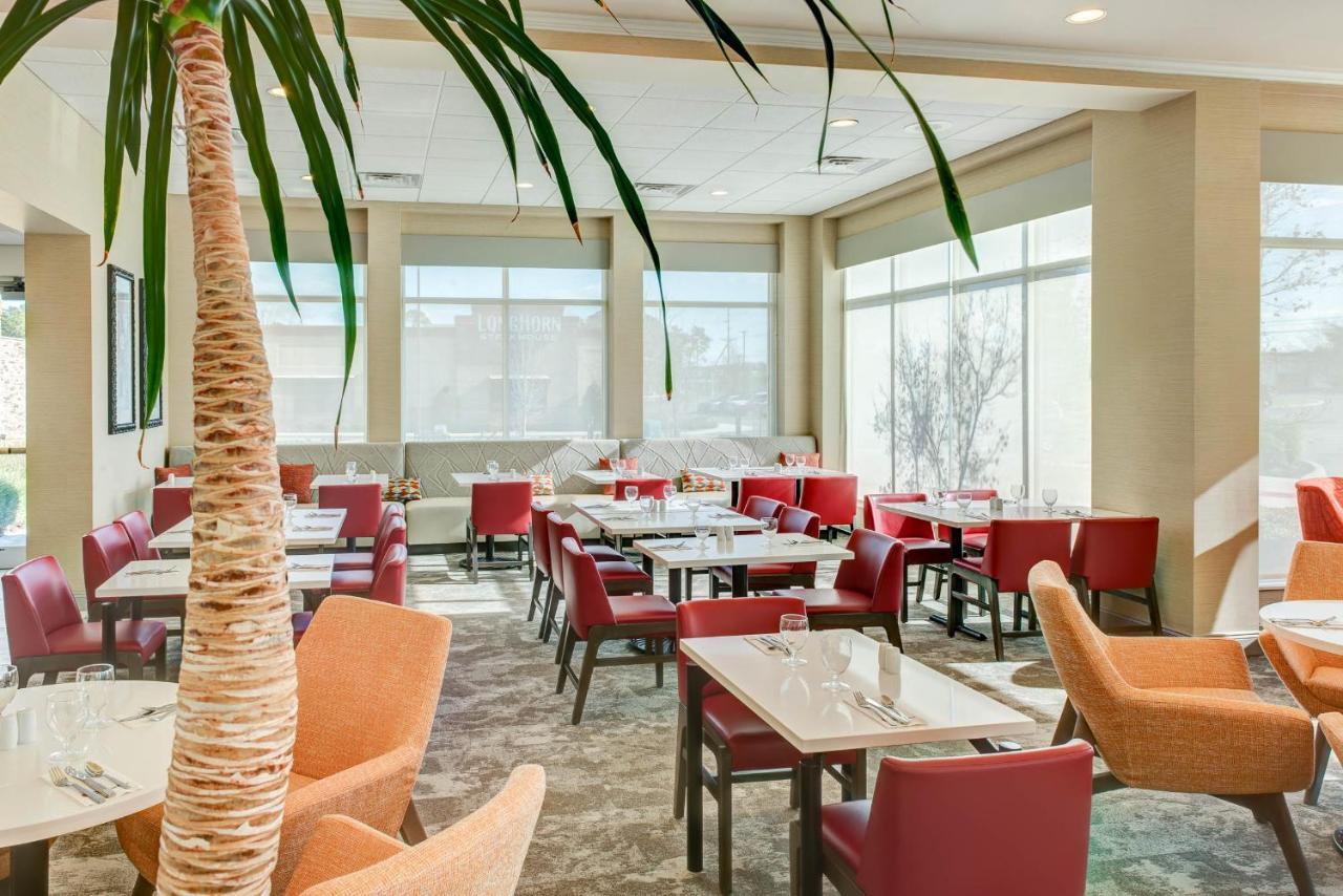 Hilton Garden Inn Lakewood Ngoại thất bức ảnh