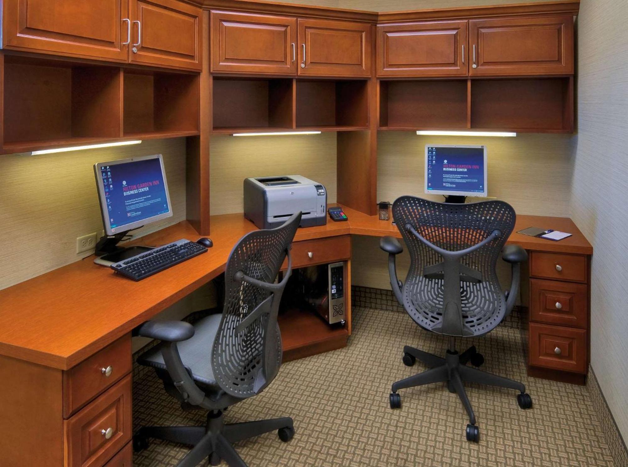 Hilton Garden Inn Lakewood Ngoại thất bức ảnh