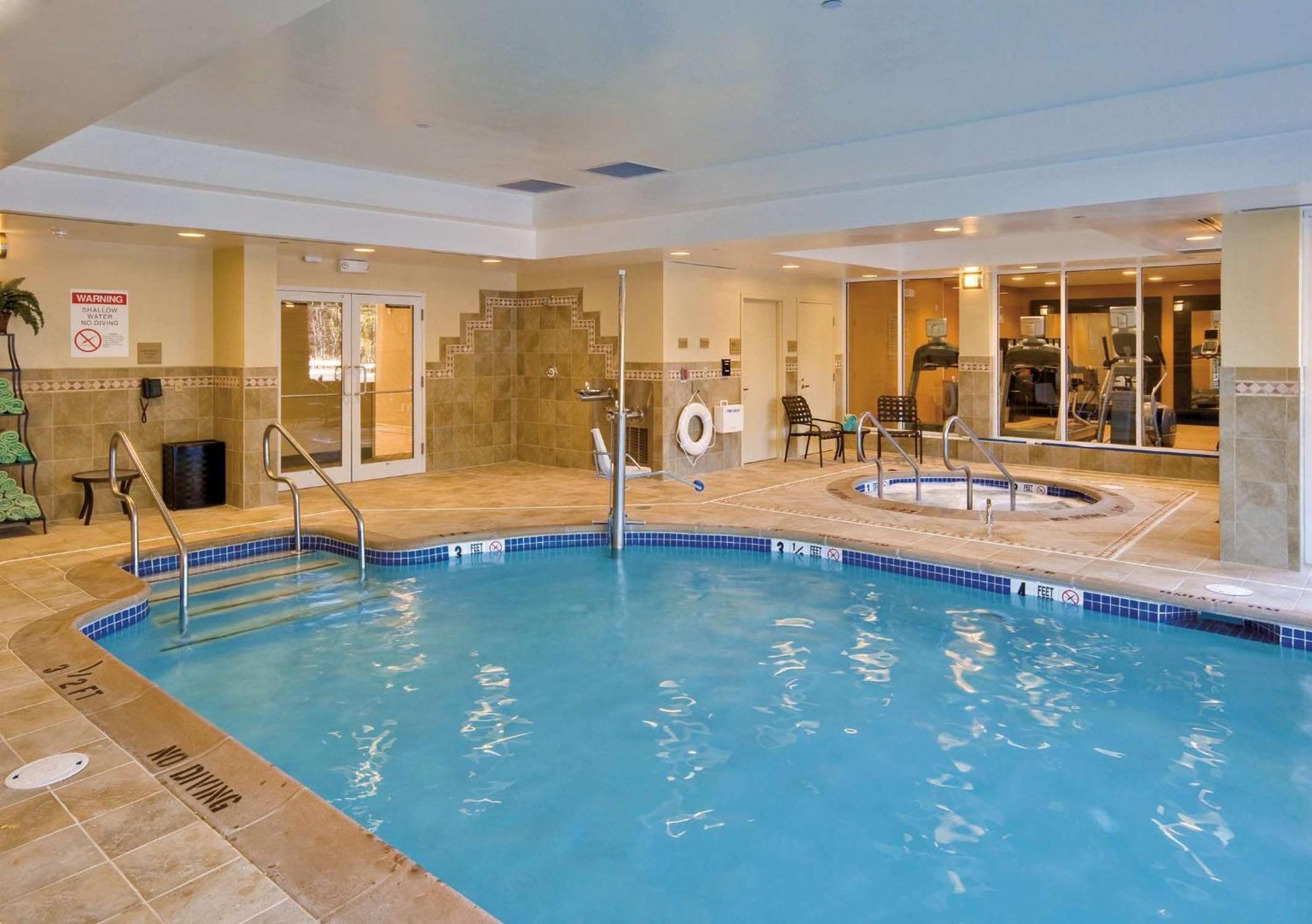 Hilton Garden Inn Lakewood Ngoại thất bức ảnh