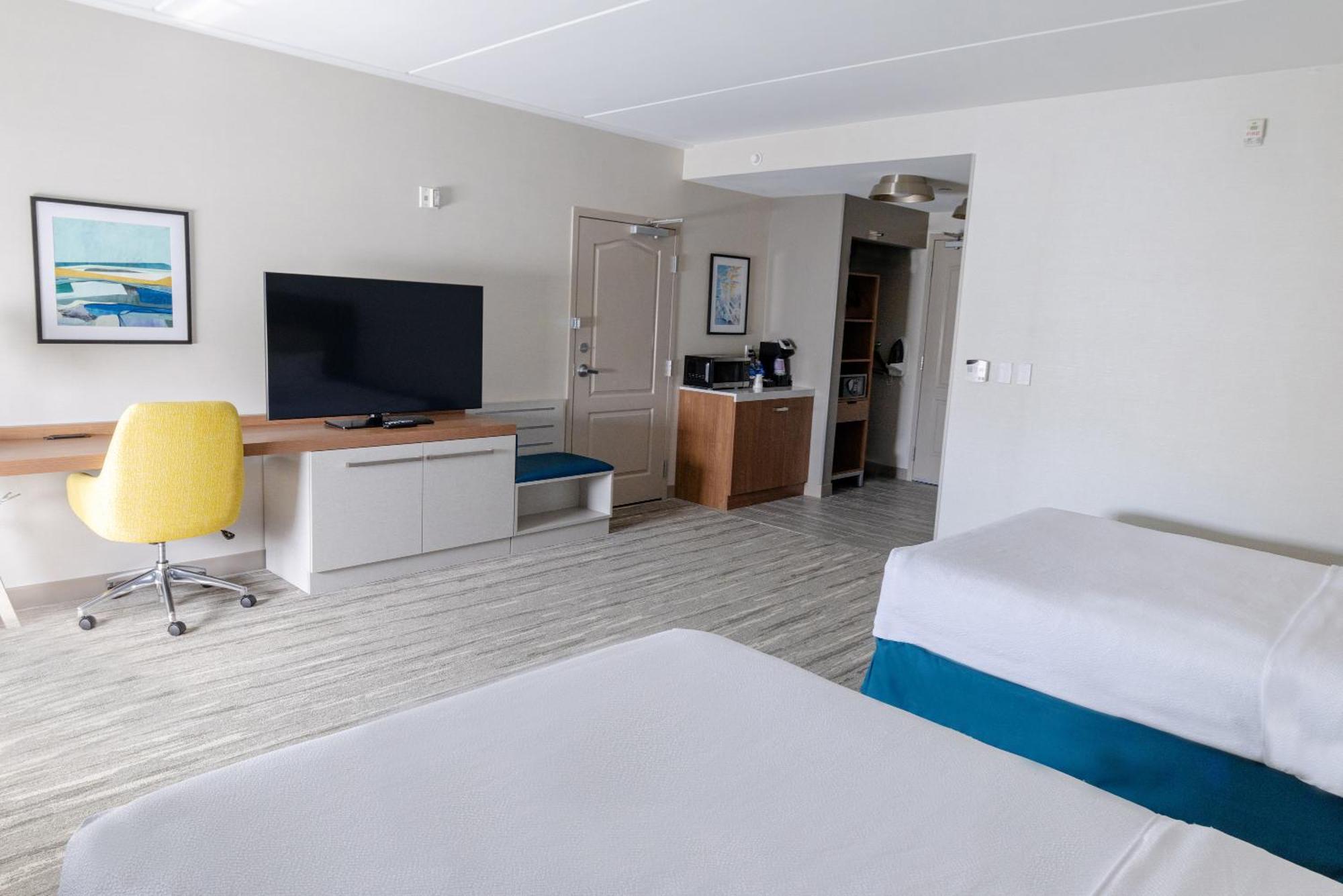Hilton Garden Inn Lakewood Ngoại thất bức ảnh