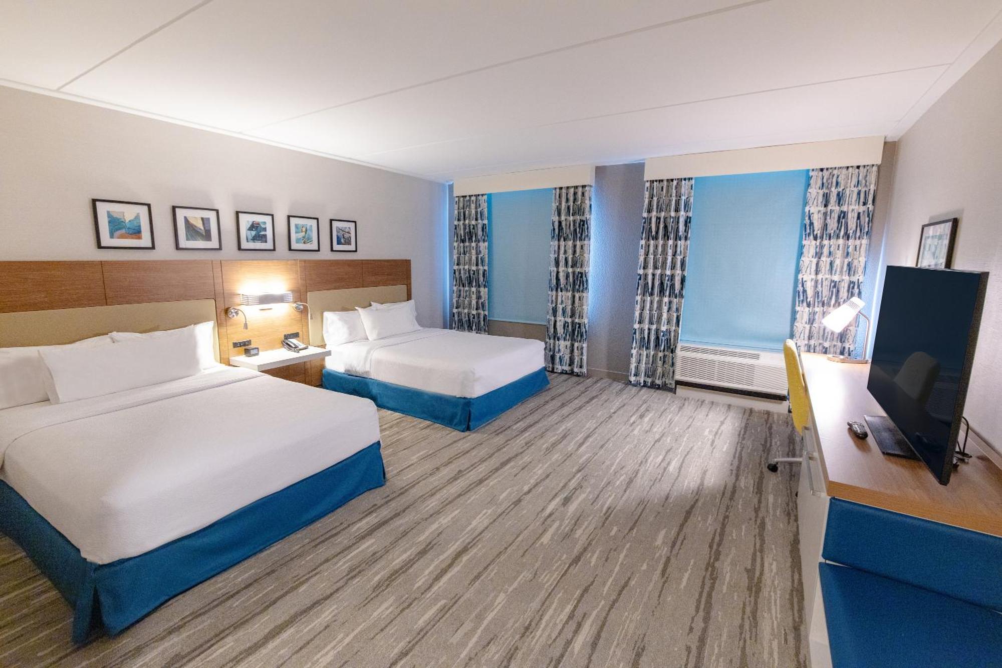 Hilton Garden Inn Lakewood Ngoại thất bức ảnh