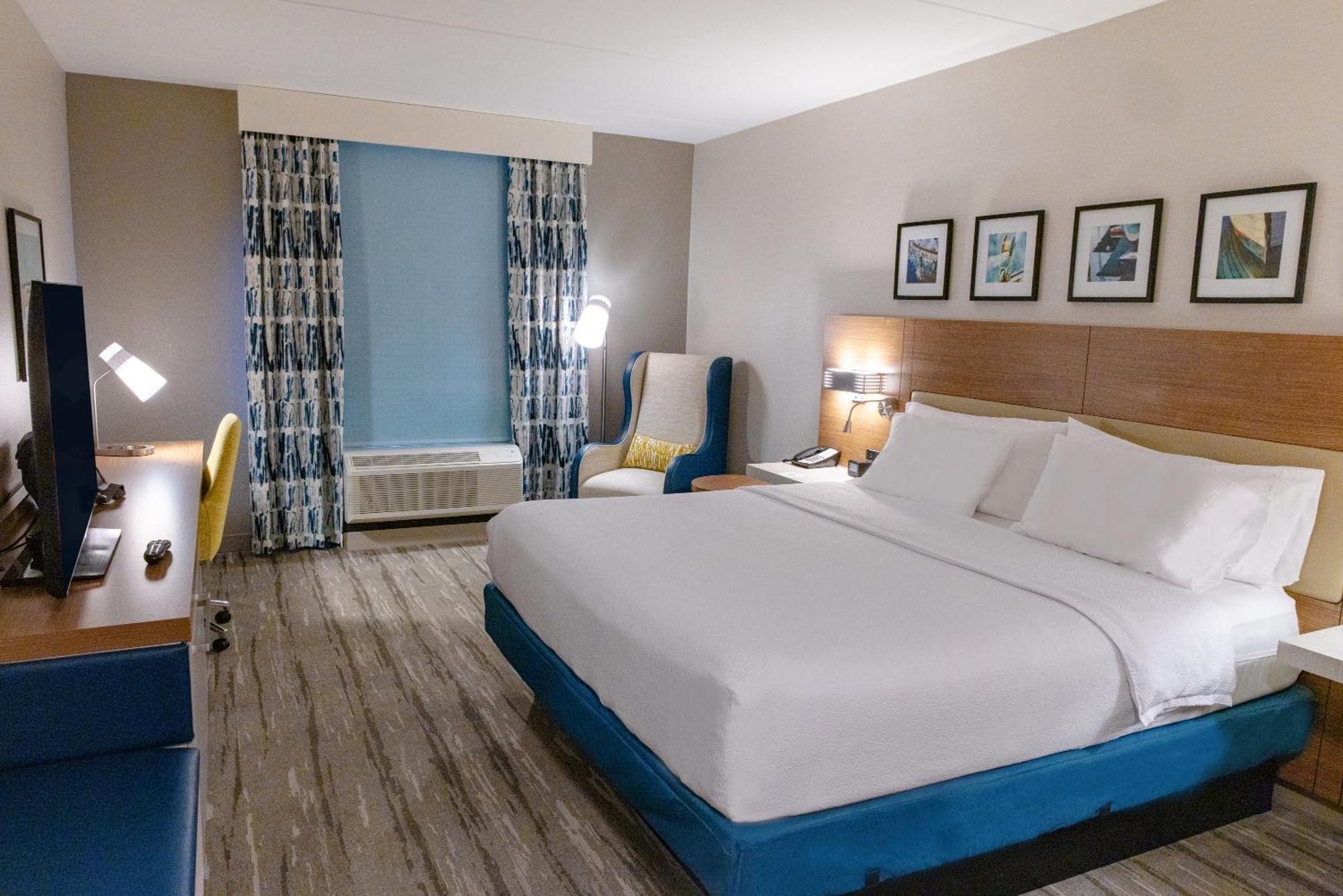 Hilton Garden Inn Lakewood Ngoại thất bức ảnh