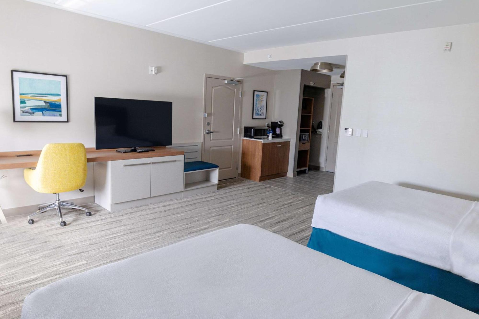 Hilton Garden Inn Lakewood Ngoại thất bức ảnh